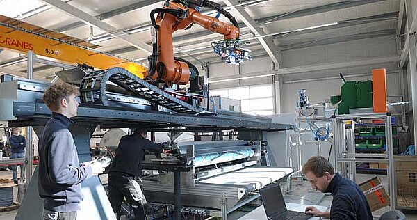 Branchenspezielle Entwicklung, Konstruktion und Maschinenbau mit robotergeführter industrieller Bildverarbeitung Branchenspezielle Entwicklung, Konstruktion und Maschinenbau mit robotergeführter industrieller Bildverarbeitung
